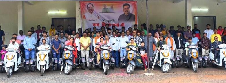 World Indigenous Day: Deputy Chief Minister and Home Minister Vijay Sharma, who reached Kawardha on a one-day visit, distributed petrol-driven scooties to 25 disabled people