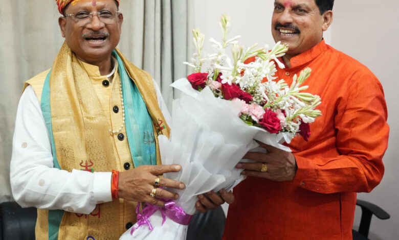 Courtesy Meet: Chief Minister Sai congratulated Madhya Pradesh Chief Minister Dr. Yadav on Rakshabandhan and Sawan Monday