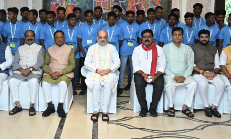 Bijapur News: 31 youths from around Palanar camp in Maoist terror-affected Bijapur district met Union Home Minister Amit Shah