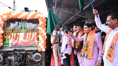 Shri Ramlala Darshan Yojana: Chhattisgarh Revenue Minister Tank Ram Verma flagged off 850 devotees for Ayodhya