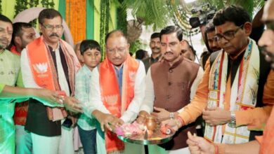 Hareli Tihar: Chief Minister Sai attended the Hareli Tihar program at the residence of Revenue Minister Verma, Revenue Minister added to the celebration by singing the melodious song 'Mor Gawai Ganga Re'…