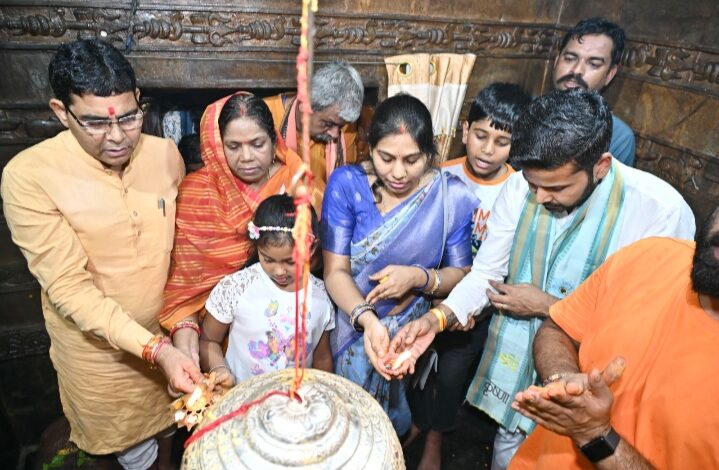 Revenue Minister Tank Ram Verma: The Revenue Minister prayed at Somnath and wished happiness, peace and prosperity for the people of the state…