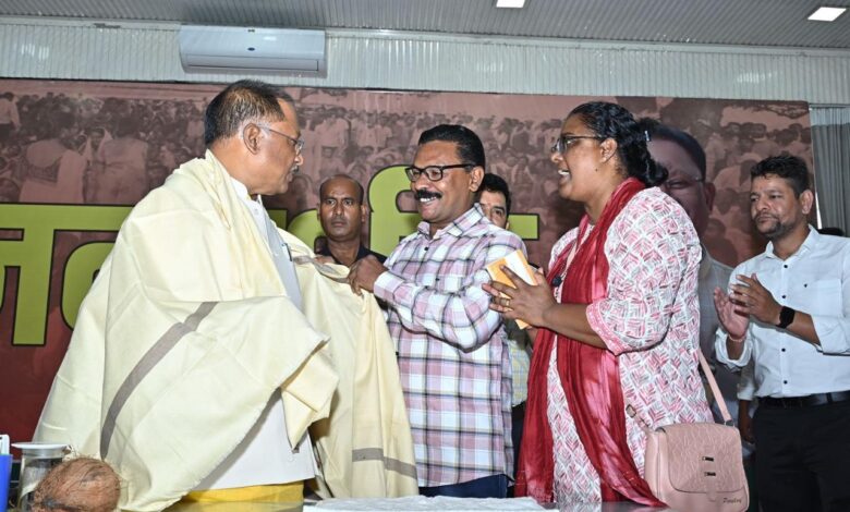 CM Jandarshan: On the initiative of the Chief Minister, the fencing player participated in the competition being held in New Zealand, won a medal, the parents reached the Chief Minister's Jandarshan and expressed their gratitude to Vishnudev Sai