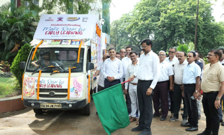 Nipun Bharat Mission: Mobile library van launched, 'Reading Campaign' is going on to promote reading skills and reading habits