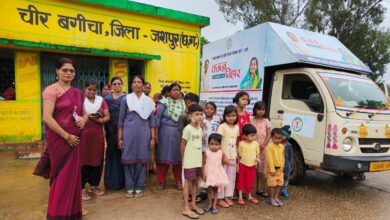 CG NEWS : Poshan Rath is going from village to village teaching the mantra of good nutrition, giving information about vaccination, anemia eradication and complete nutrition of women and children