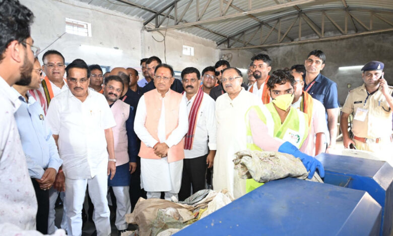 CG NEWS: Chief Minister Vishnu Dev Sai and Union Water Power Minister C.R. Patil inspected the plastic waste management unit