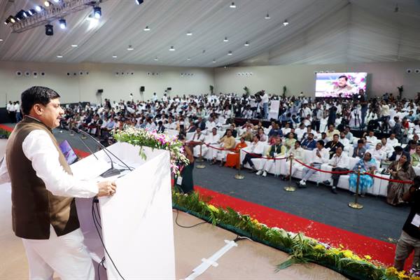 MP NEWS: Chief Minister Dr. Mohan Yadav inaugurated the Regional Industrial Conclave in Sagar, investment proposals worth Rs 23 thousand 181 crores were received in Sagar Regional Industry Conclave, 27 thousand 375 people will get employment