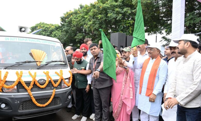 CG NEWS: Chief Minister Vishnu Dev Sai inaugurated the 'Swachhata Hi Seva' fortnight at the state level, he flagged off the cleanliness vehicles