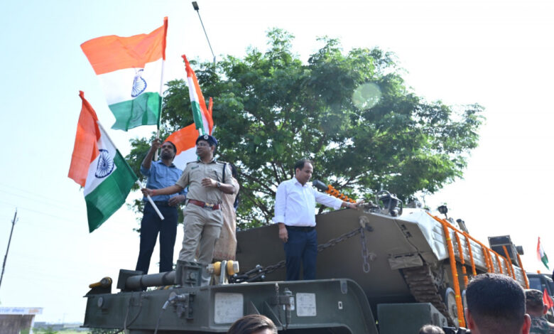 Grand Military Ceremony: Bhishma tank and other artillery of Indian Army, which reached the capital Raipur today for the grand military ceremony being organized under the leadership and initiative of Chief Minister Vishnudev Sai, were given a grand welcome.