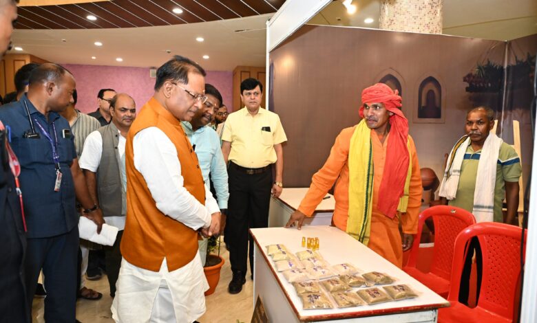 First CG Green Summit: Chief Minister Vishnu Dev Sai inaugurated the first Chhattisgarh Green Summit, observed traditional herbal products and folk art