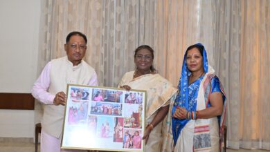 President Murmu: The President liked the gift of instant album and photo frame very much, said… the Chief Minister's family expressed faith in traditional moral values