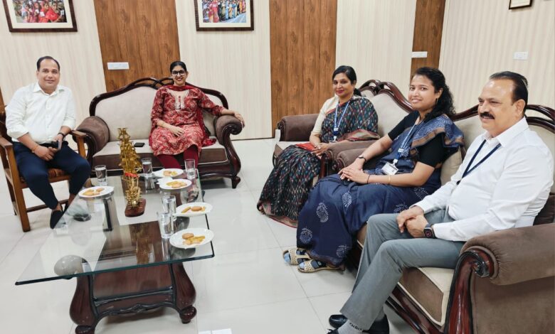 Election Commission of India: Observers appointed by the Election Commission of India met Chief Electoral Officer Reena Babasaheb Kangale