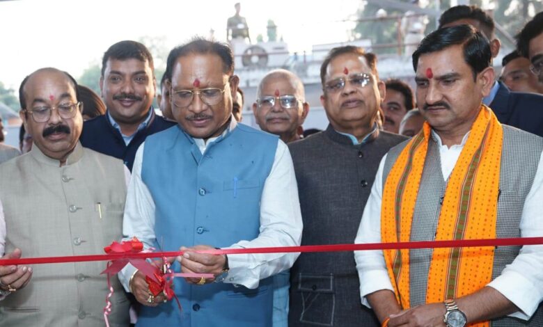 Bilaspur Sports Complex: Chief Minister Vishnudev Sai inaugurated the Bilaspur Sports Complex, the Chief Minister tried his hand at table tennis, squash and badminton with Deputy Chief Minister Arun Saw in the sports complex