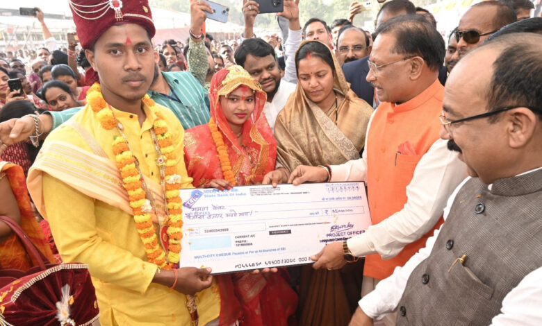 CG NEWS: Chief Minister Vishnudev Sai inaugurated and performed Bhoomi Pujan for development works worth more than Rs. 625 crores, congratulated and wished 102 newlyweds who got married