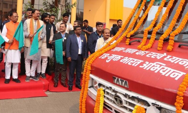 Green Flagged: Chief Minister Vishnu Dev Sai flagged off the mobile medical unit and promotional vehicle