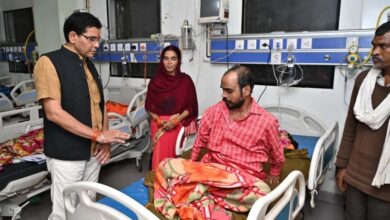 Visits to Hospitals: Revenue Minister Tank Ram Verma visits hospitals in Raipur, meets patients