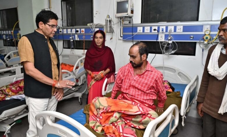 Visits to Hospitals: Revenue Minister Tank Ram Verma visits hospitals in Raipur, meets patients