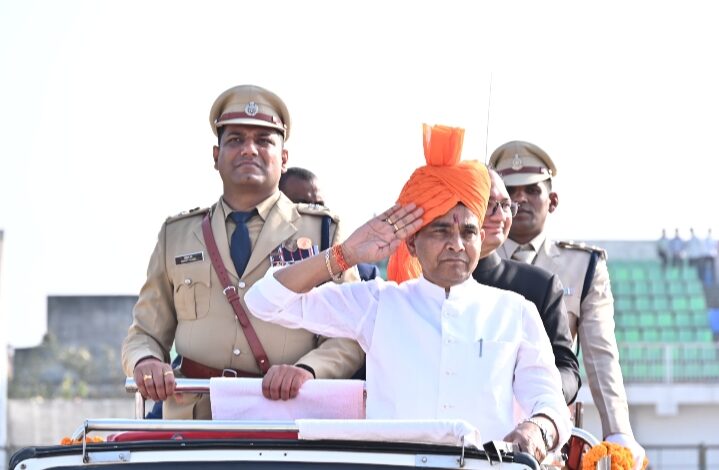 Republic Day 2025: Revenue and Disaster Management Minister Tankaram Verma hoisted the flag in Rajnandgaon, Republic Day was celebrated with great enthusiasm…