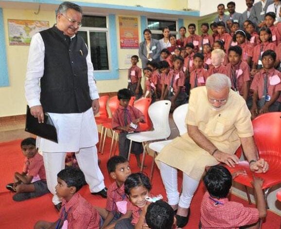 Special News: A decade ago, Prime Minister Narendra Modi had encouraged Anjan, a visually impaired boy in Dantewada... Today Anjan writes and composes songs and also sings them