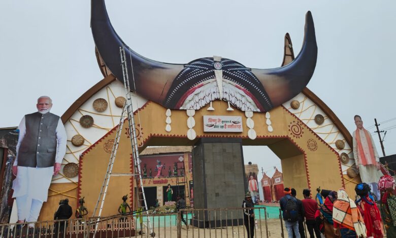 Mahakumbh 2025: Enthusiasm among devotees in Mahakumbh to see Chhattisgarh growing under the leadership of Chief Minister Vishnudev Sai...Chhattisgarh Pavilion became the center of attraction for people in Prayagraj Mahakumbh