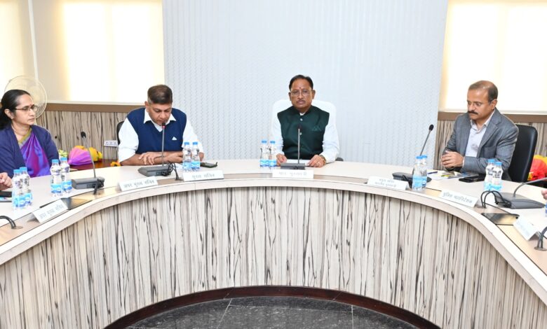 CG NEWS: On the first day of the new year, in a meeting of secretaries and department heads, the Chief Minister gave the mantra of tightening the government work