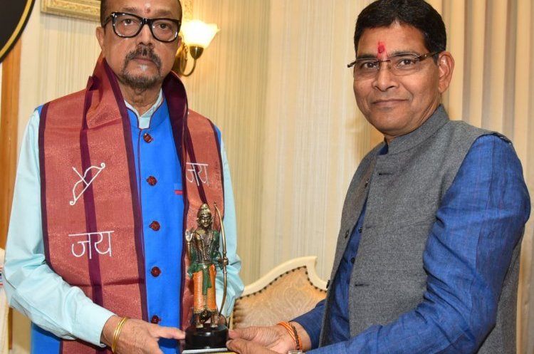 Courtesy Meet : राज्यपाल डेका से खेल मंत्री टंकराम वर्मा ने सौजन्य भेंट की