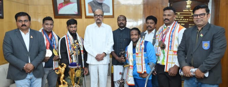 Courtesy Meet: Bodybuilders Championship winners made a courtesy visit to Governor Deka