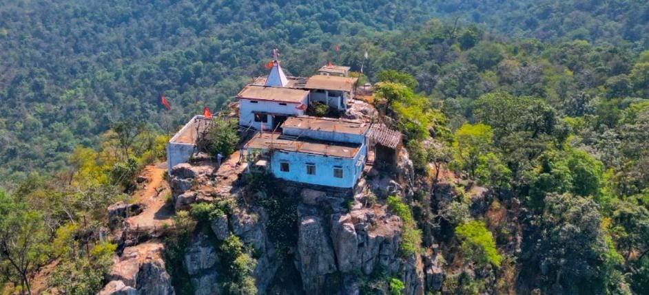 Balod District : दुर्गडोंगरी मंदिर है आस्था और विश्वास का केन्द्र, प्राकृतिक सौंदर्य और पर्यटन की दृष्टि से अद्भूत स्थान  