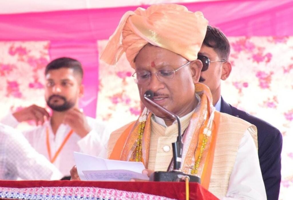 Dongargarh News : डोंगरगढ़ में जैनाचार्य विद्यासागर जी महाराज के प्रथम समाधि स्मृति महोत्सव में सम्मिलित हुए मुख्यमंत्री विष्णु देव साय