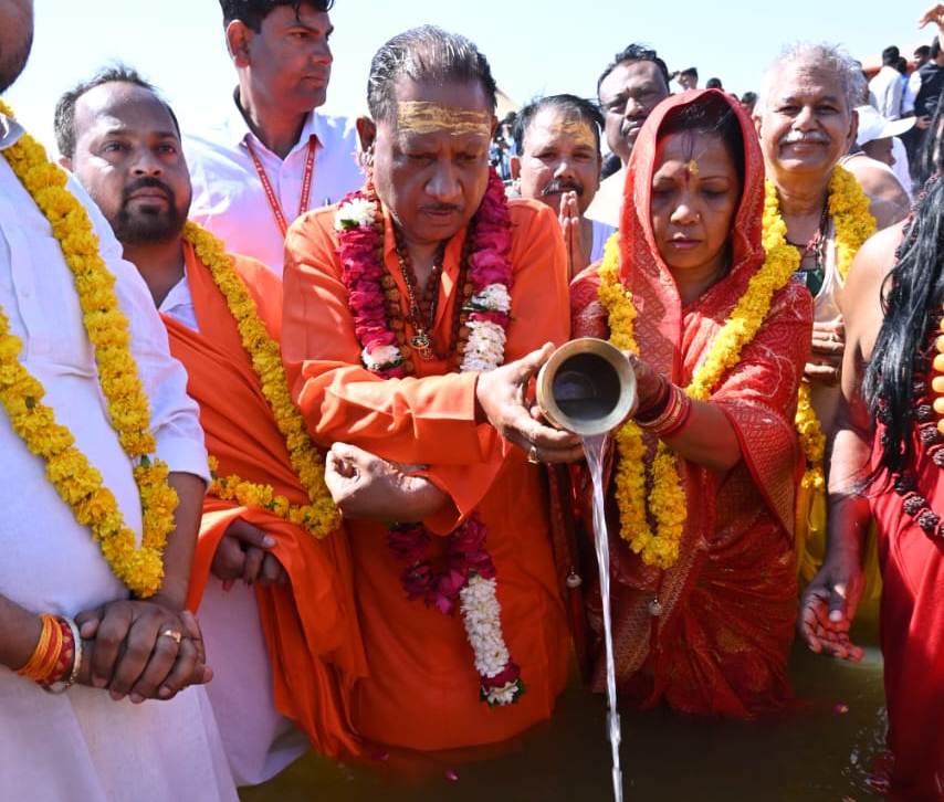 Arel Ghat : मुख्यमंत्री विष्णुदेव साय, राज्यपाल एवं विधानसभा अध्यक्ष समेत सभी मेहमान अरेल घाट पहुंचे