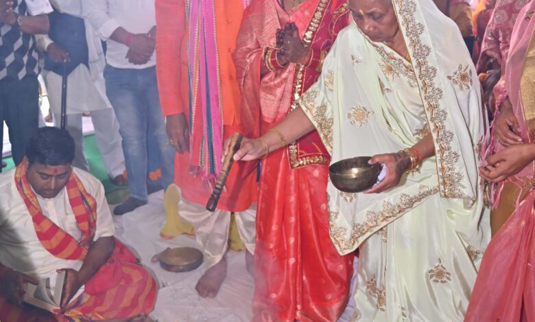 Shri Satyanarayan Vrat Katha: Satyanarayan Vrat Katha was organized in Bagiya on the birthday of Chief Minister Vishnudev Sai, Chief Minister, his family members and the devotees present listened to Shri Satyanarayan Vrat Katha with full devotion