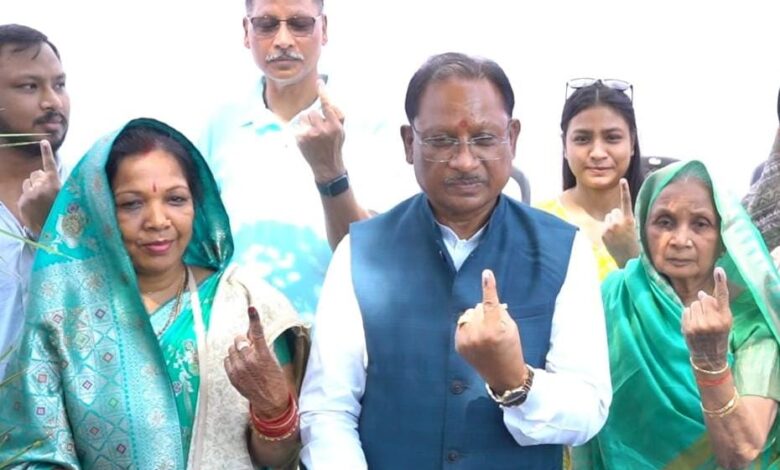 Panchayat Election: Chief Minister Vishnudev Sai cast his vote in the third phase of Panchayat elections, participated in the great festival of democracy with his family