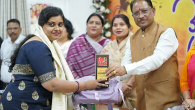 CG Public Relations Department: Chief Minister Vishnudev Sai honored women officers of the Public Relations Department in the Mahtari Vandan Abhinandan program on Women's Day