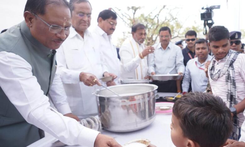 Giraudpuri Fair: Chief Minister Vishnu Dev Sai attended the Giraudpuri Fair, worshiped the Guru Gaddi and took blessings, wished for the happiness and prosperity of the people of the state