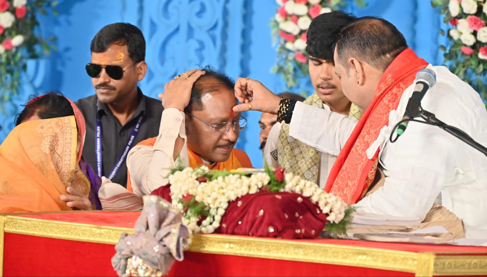 CM Vishnu: It is our great fortune that Shiv Mahapuran Katha is being recited by Pujya Pandit Pradeep Mishra ji in Mayali, Chief Minister participated in the Katha along with his family, the Katha will conclude on March 27