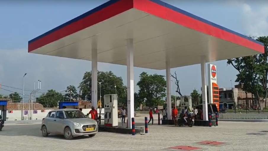 Petrol Cheaper : छत्तीसगढ़ में आज से पेट्रोल एक रुपया लीटर सस्ता, विष्णु देव सरकार ने बजट में की थी घोषणा