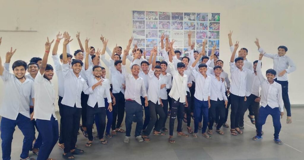 JEE-Mains 2025 : जेईई मेंस-2025 में प्रयास के बच्चों का शानदार प्रदर्शन, 371 बच्चों ने दी परीक्षा, 122 बच्चें हुए क्वालीफाई, राज्य में 15 प्रयास आवासीय विद्यालय है संचालित