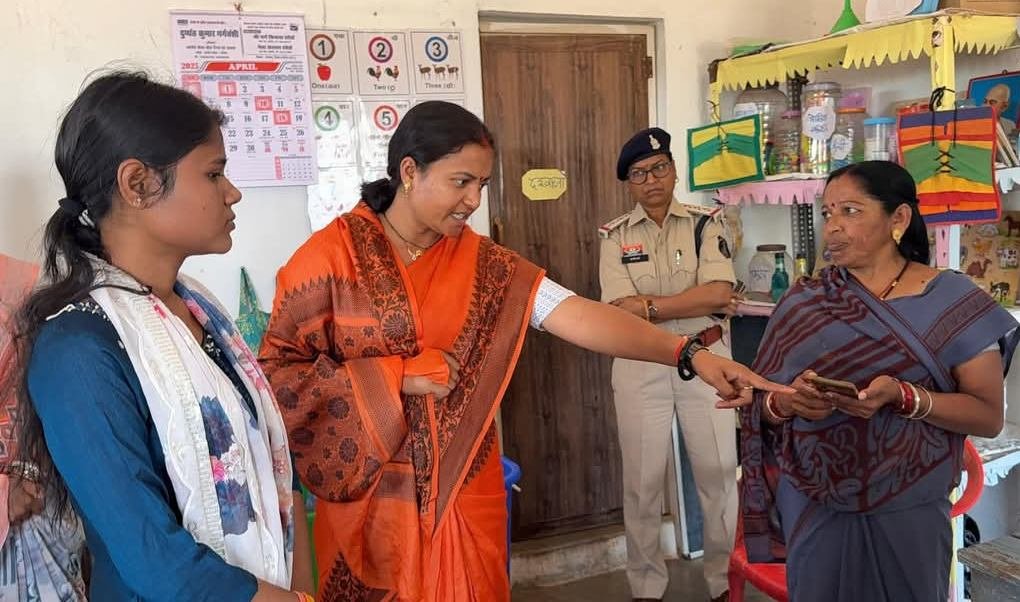 Anganwadi : मंत्री लक्ष्मी राजवाड़े पहुंचीं आंगनवाड़ी…! व्यवस्था पर जताया असंतोष…सुधार के दिए निर्देश