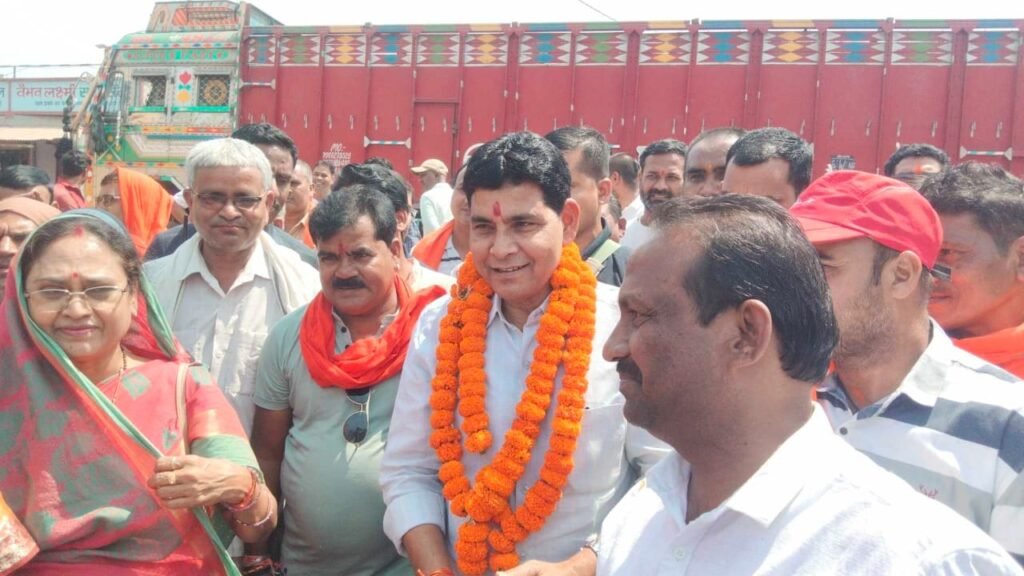 Sushasan Tihar 2025 : बलौदा बाजार जिले के ग्राम पंचायत नवापारा में “सुशासन तिहार” मनाया गया जिसमे मुख्य अतिथि टंकराम वर्मा