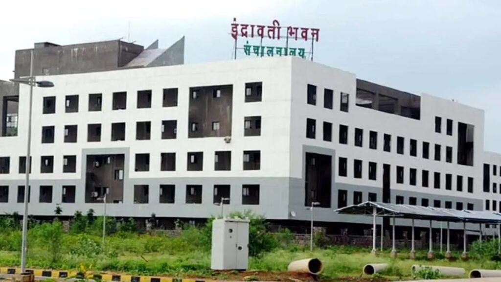 Action Against Secretaries : 100 ग्राम पंचायत सचिवों पर कार्रवाई…मैनपुर के 57 और देवभोग के 43 का वेतन रोका