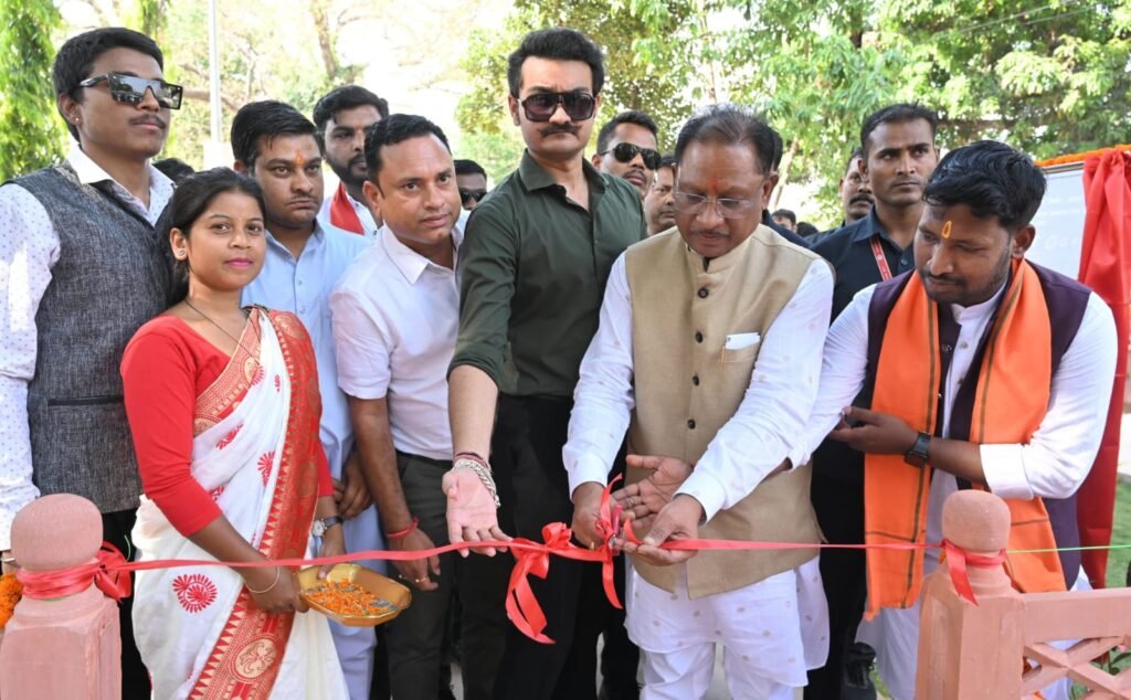 Jashpur News : मुख्यमंत्री विष्णुदेव साय ने जशपुर जिले के 63 करोड़ रूपए से अधिक लागत के विकास कार्यों की दी सौगात, 59.75 करोड़ रूपए के 22 कार्यों का शिलान्यास, 3.64 करोड़ रूपए की लागत के पांच कार्यों का लोकार्पण