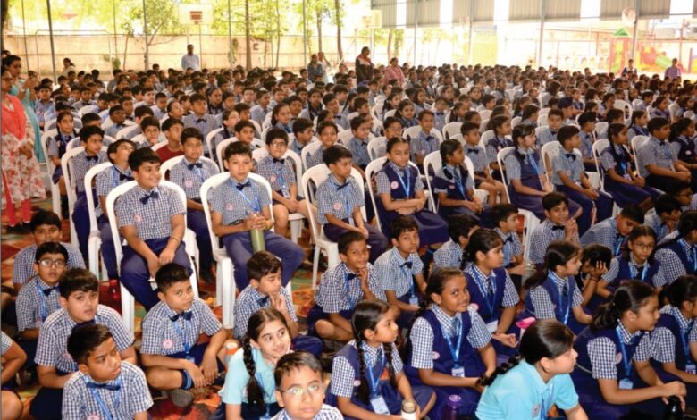 CG NEWS: The news of thousands of schools being closed is misleading and baseless, only 166 schools will be adjusted, the remaining 10,297 schools will remain fully operational