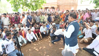 Sushasan Tihar 2025: The Chief Minister himself suddenly reached Sahaspur in Bemetara at ground zero, took direct feedback from the villagers, the villagers happily said- Ram-Ram ji Ga Chief Minister! Crowd gathered to meet their leader
