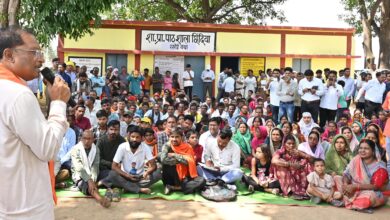 Sushasan Tihar 2025: Chief Minister Vishnudev Sai made a surprise visit to Chhindiya village, held a chaupal under Sushasan Tihar and had a direct dialogue with the villagers