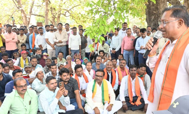CM Vishnu: Newly married women will also soon get the benefit of Mahtari Vandan Yojana, CM's Chaupal held under the shade of Mahua tree in Mathamour