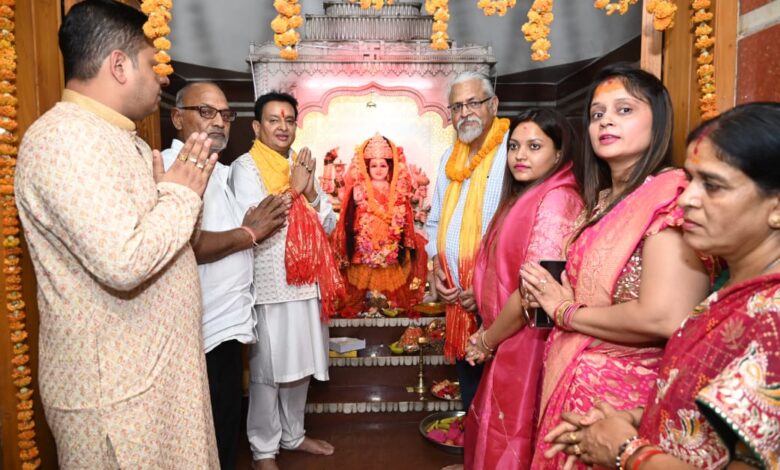 MLA Dr. Sampat Aggarwal: Birthday of MLA Dr. Sampat Aggarwal-A wonderful confluence of social service and spirituality, education, health and national service-MLA Dr. Sampat Aggarwal dedicated his birthday