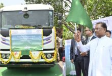 Green Flagged: Vishnu Dev Sai flagged off the country's first hydrogen fuel truck, the Chief Minister signed the keys of the truck and handed it over to the driver of the hydrogen truck