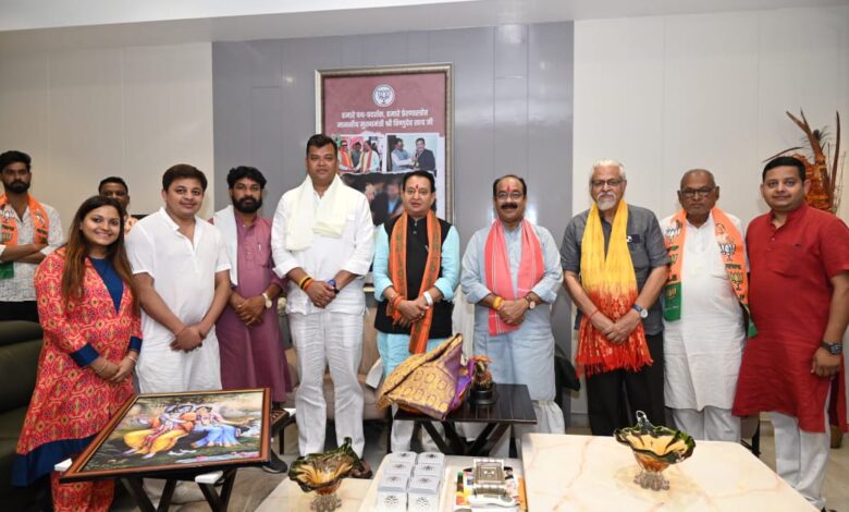 Basna News: MLA Dr. Sampat Agarwal contributed to the Karma Mata Temple Pran Pratishtha, announced the construction of a community building