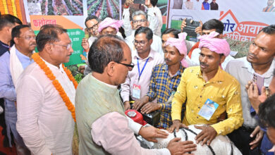 Union Minister Shivraj Singh Chouhan: Union Minister Shivraj Singh Chouhan had a direct conversation with the beneficiaries, the fishermen's committee and farmers were praised