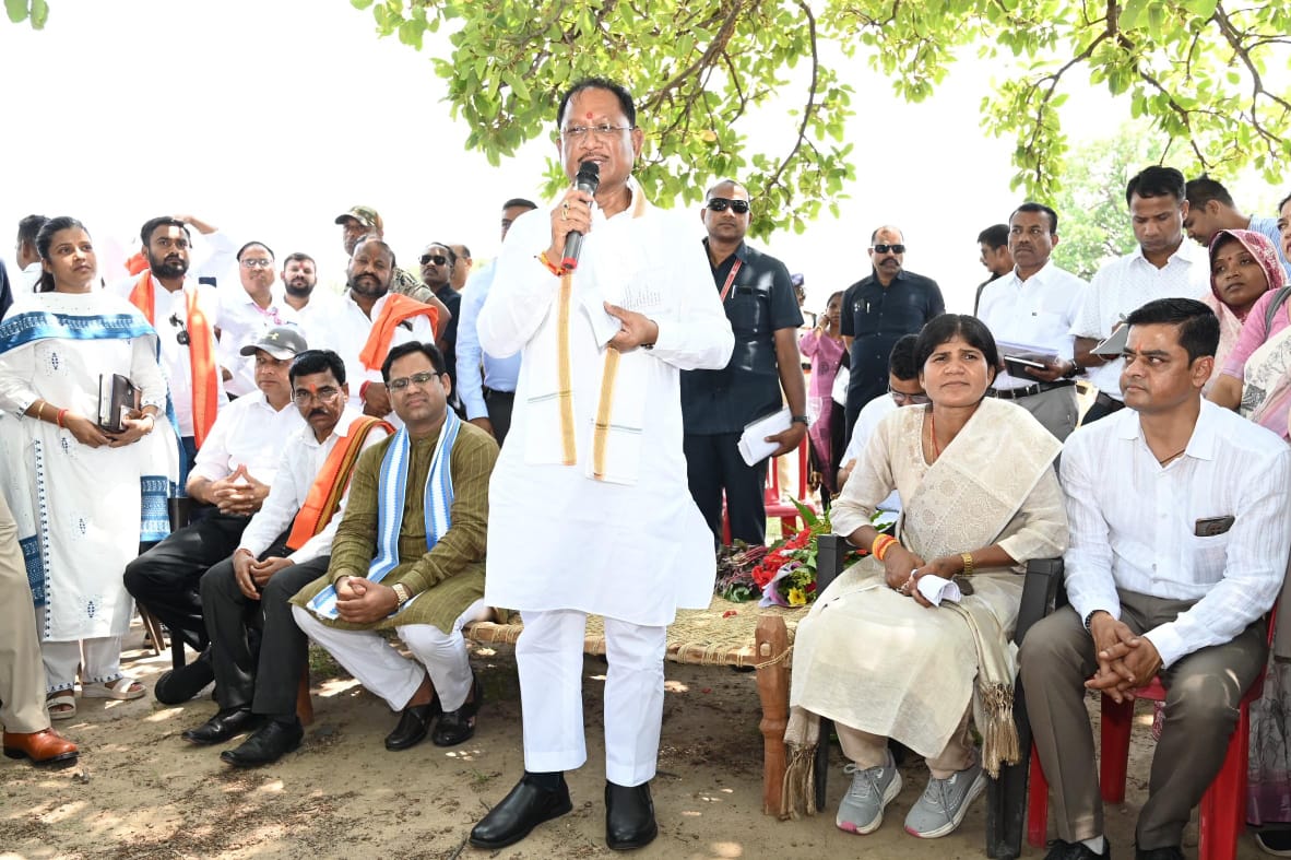 Sushasan Tihar 2025: Dialogue and solution is happening in Vishnu's good governance, CM took stock of the solution camp under Sushasan Tihar-2025, Chief Minister reached village Aamagohan in Bilaspur district and interacted with the villagers